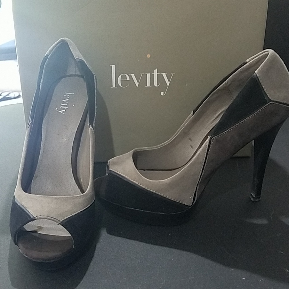 Levity multi toned gray black peep toe heels